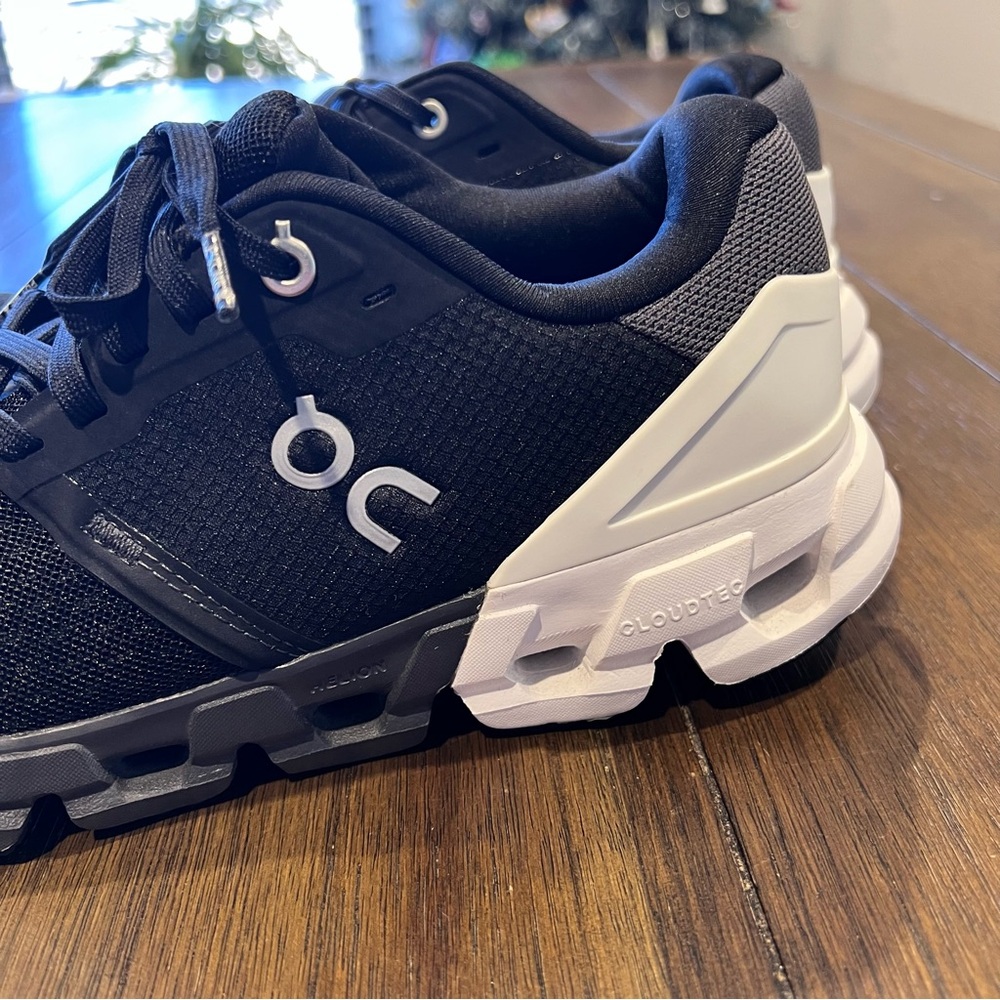 On Cloudflyer 4 Running Shoes | Black | Women's 8 - Picture 6 of 10